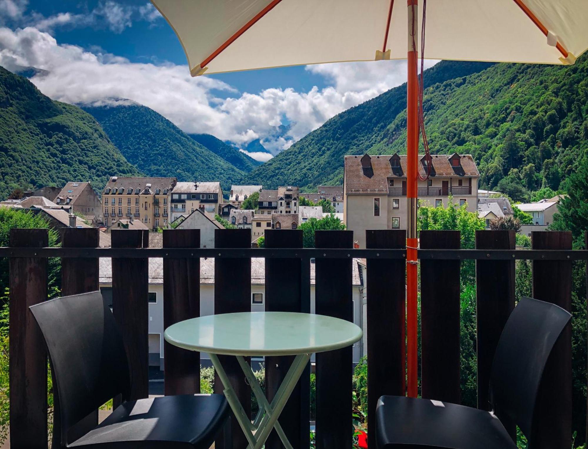 Cano'Py, Charmant 2 Pieces Avec Vue Montagne En Coeur De Ville Bagneres-de-Luchon Exterior foto